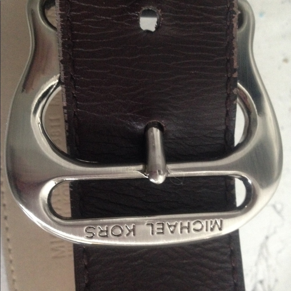Authentic Michael kors leather belt.